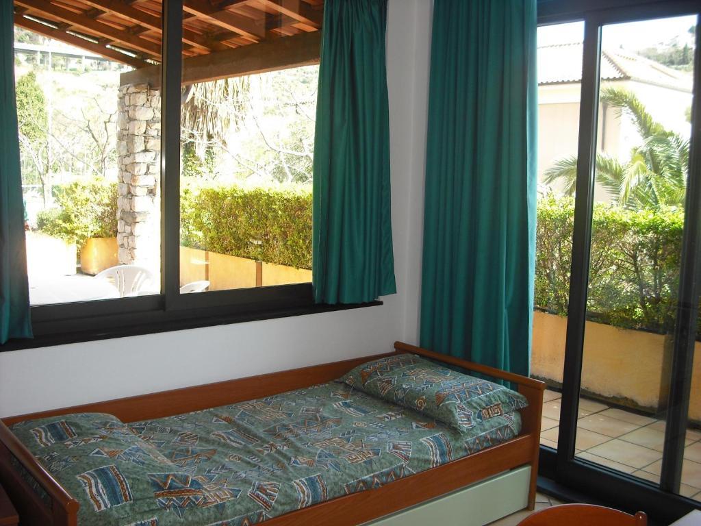 Residence Pian Dei Boschi Pietra Ligure Habitación foto